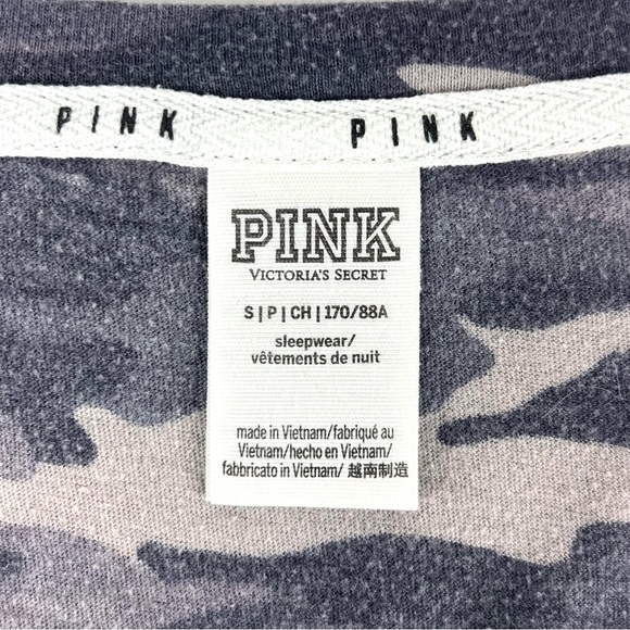 PINK Victoria’s Secret Grey Camouflage V-Neck Essentials Tee - Picture 6 of 9
